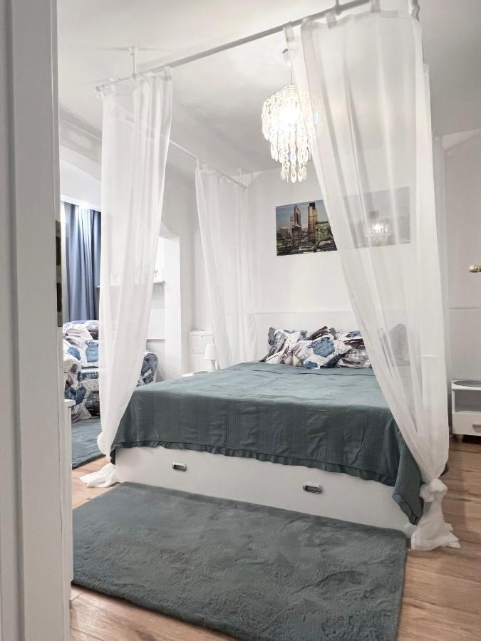 Intercontinental Apartment Boekarest Buitenkant foto